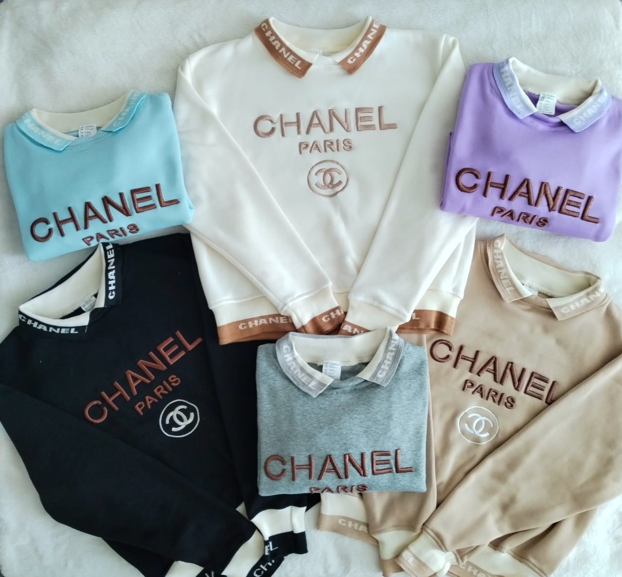 Buzo Hoodie Camisero Chanel: Estilo y Comodidad en un Solo Look