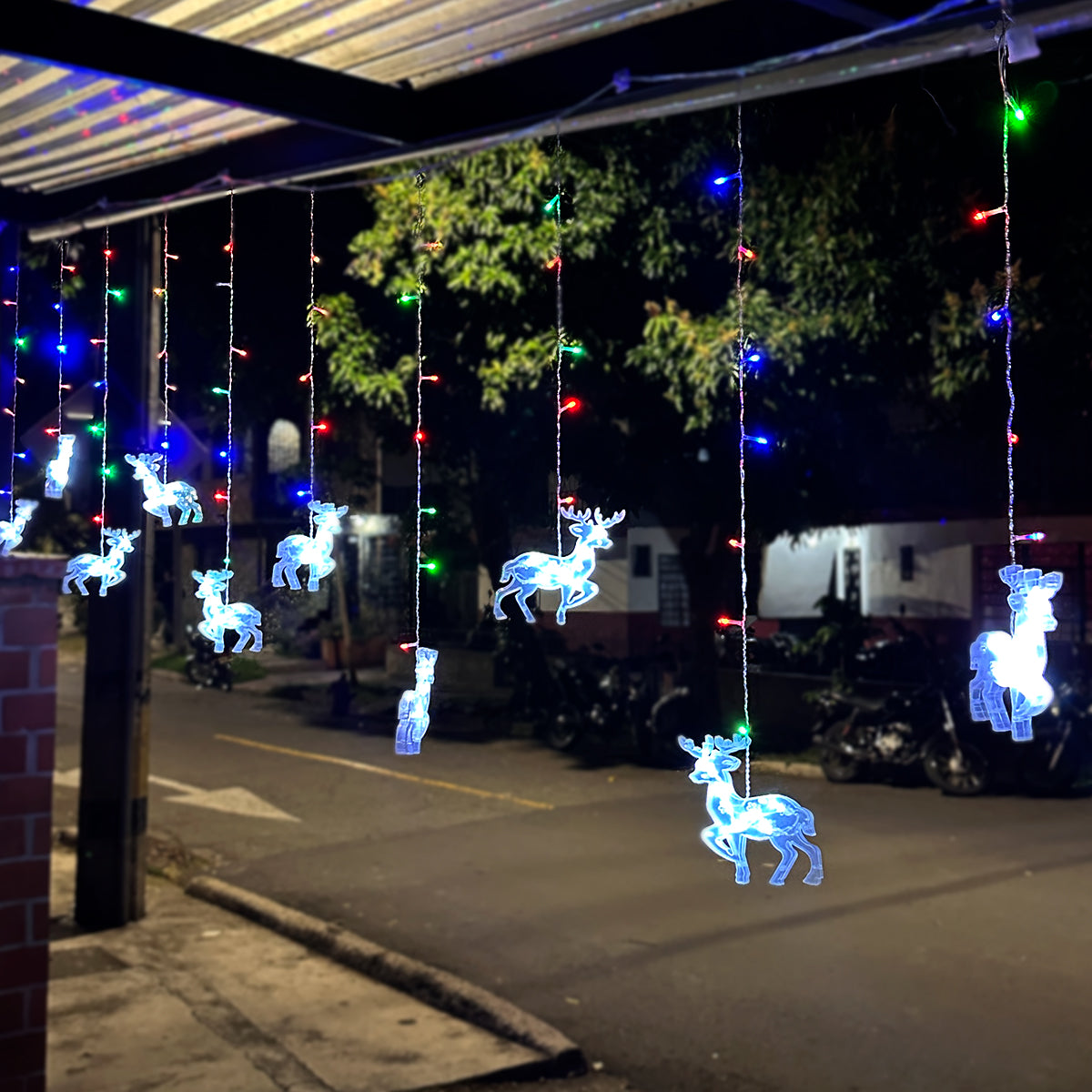 Cortina LED 3m con Figuras de Reno – 120 Lámparas Mágicas para Navidad