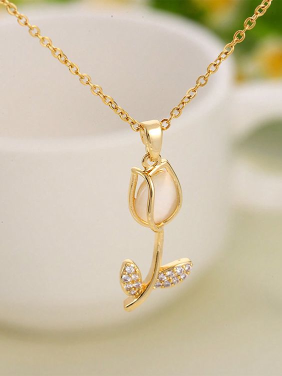 Collar Tulipán: La Belleza Natural en Caja de Regalo