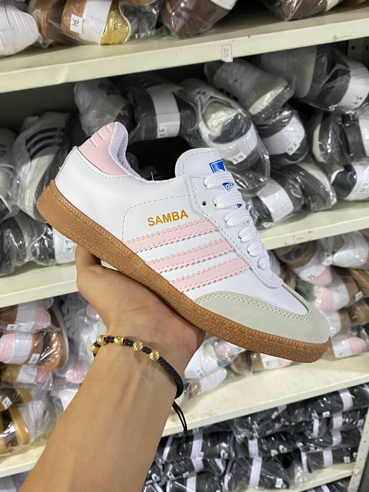 Adidas Samba Unisex: Clásico Atemporal con Estilo y Comodidad