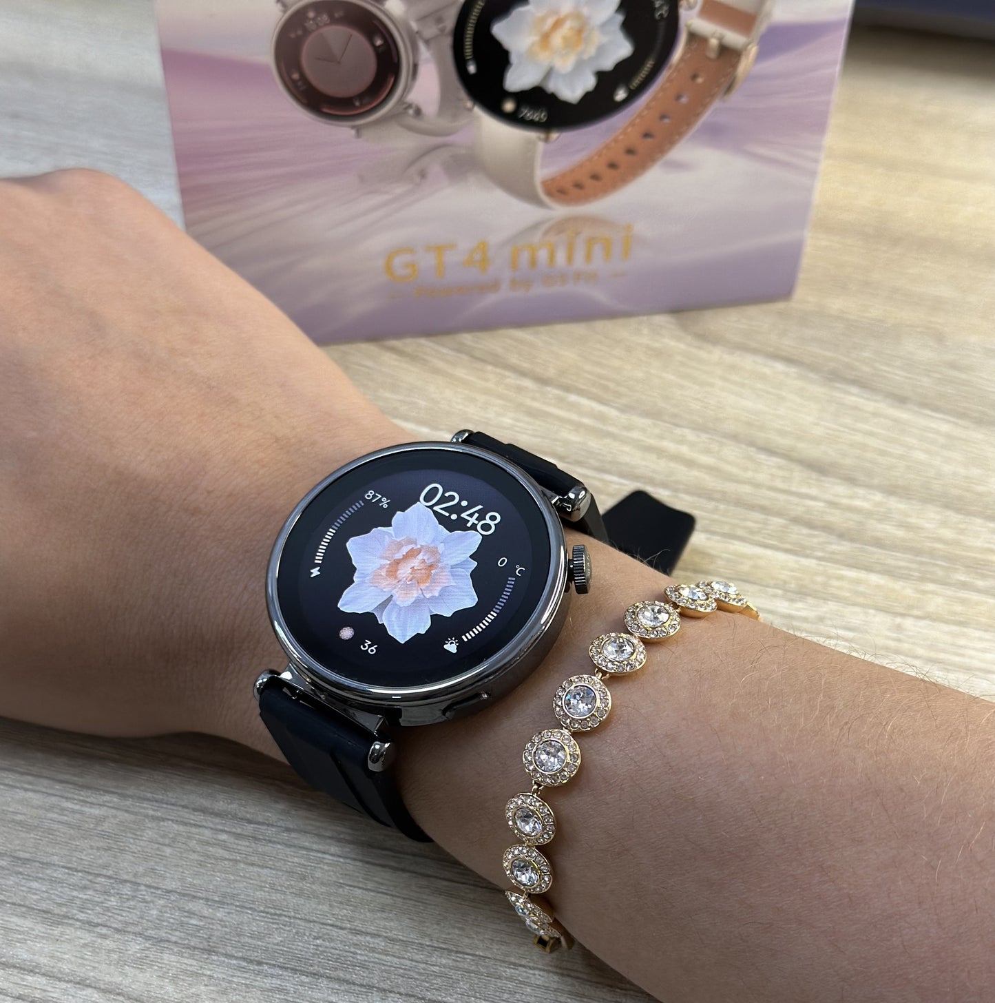 Reloj Inteligente Mujer GT4 Mini HD Smart – Tecnología y Estilo en tu Muñeca